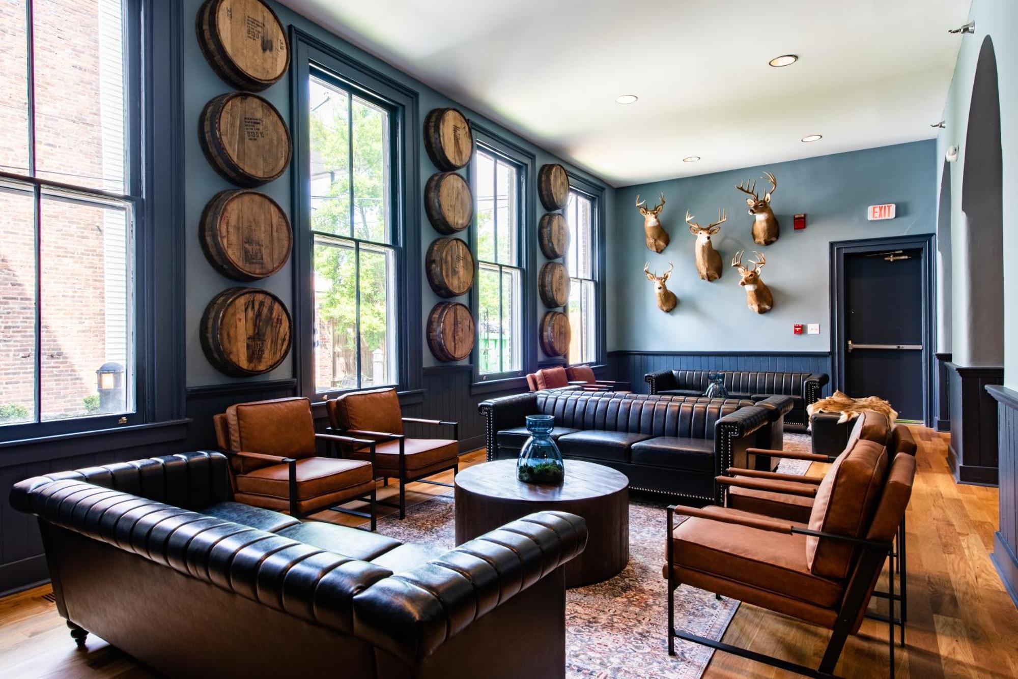 The Woodford Hotel Versailles